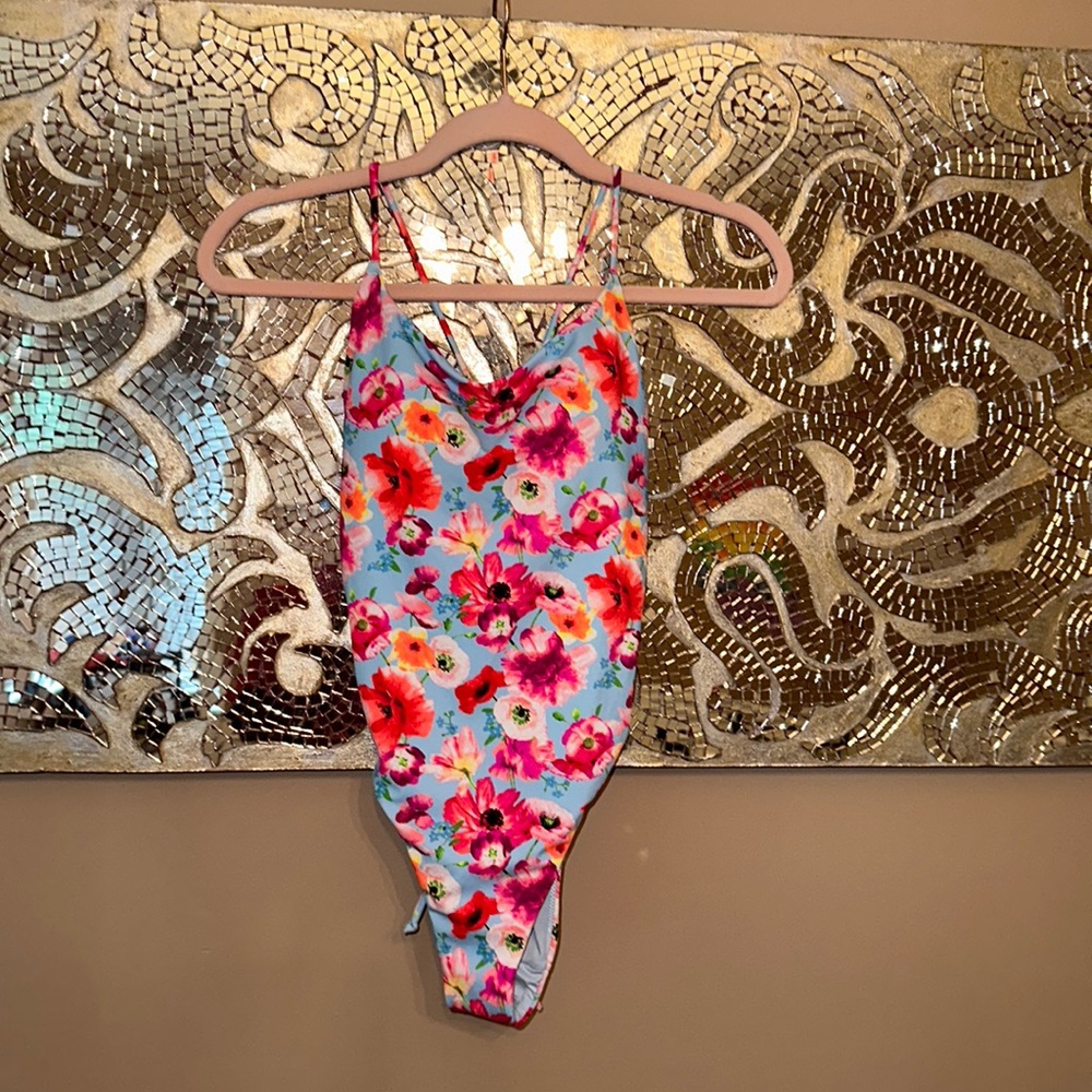 VICTORIA SECRET SIZE XL FLORAL ONE PIECE